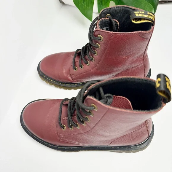 Dr. Martens Women’s Luana Leather Boots Cherry Red Smooth Sz 9 - Picture 9 of 16